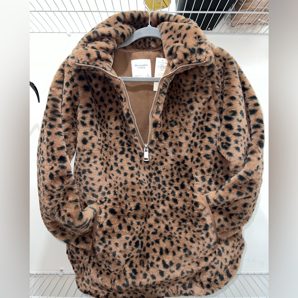 Abercrombie & Fitch Tan and Black Animal Print Pullover